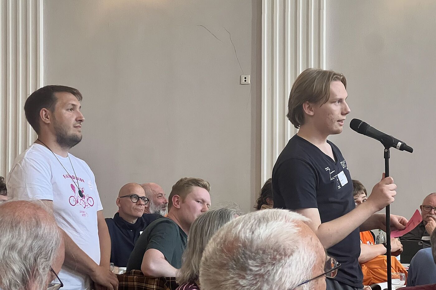 Rege Beteiligung der Delegierten bei der Landesversammlung des ADFC Bayern Rege Beteiligung der Delegierten bei der Landesversammlung des ADFC Bayern