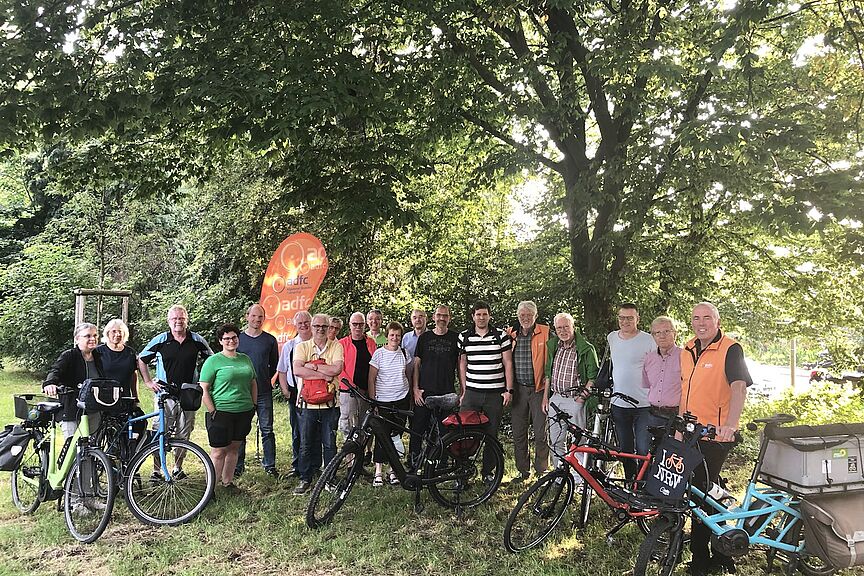 Gründungsmitglieder der ADFC Ortsgruppe Hattingen Gründungsmitglieder der ADFC Ortsgruppe Hattingen
