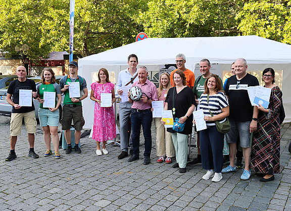 Alle Gewinner beim Stadtradeln 2025 mit Urkunde