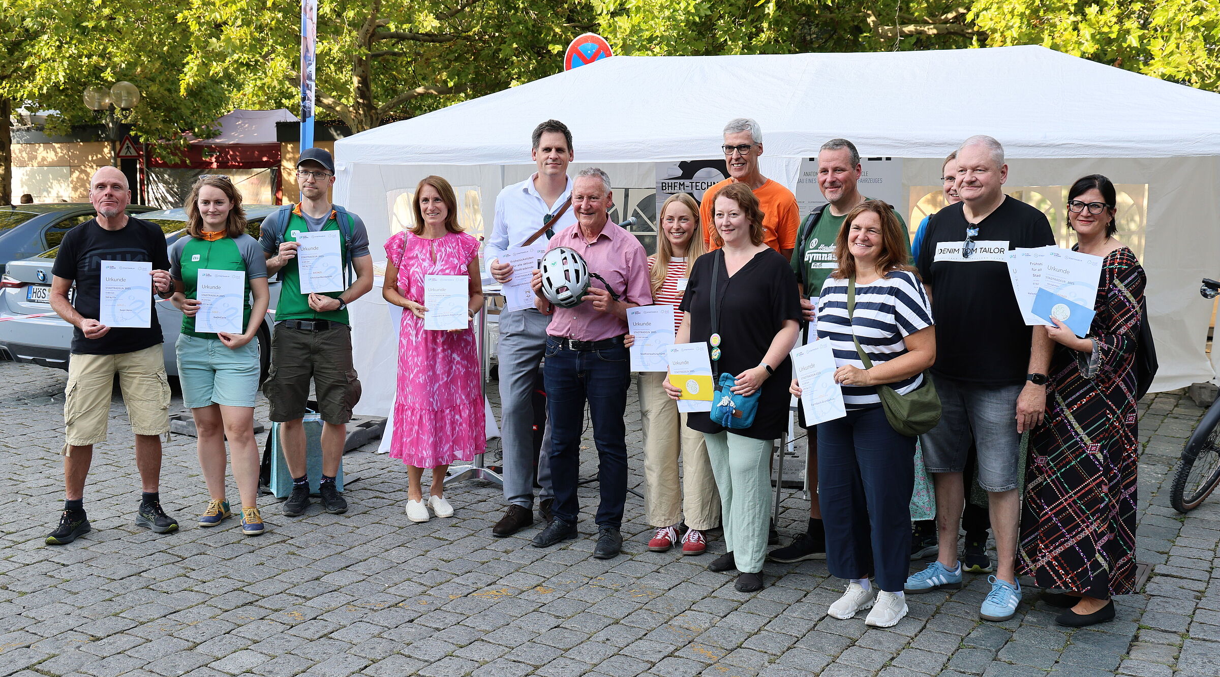 Alle Gewinner beim Stadtradeln 2025 mit Urkunde