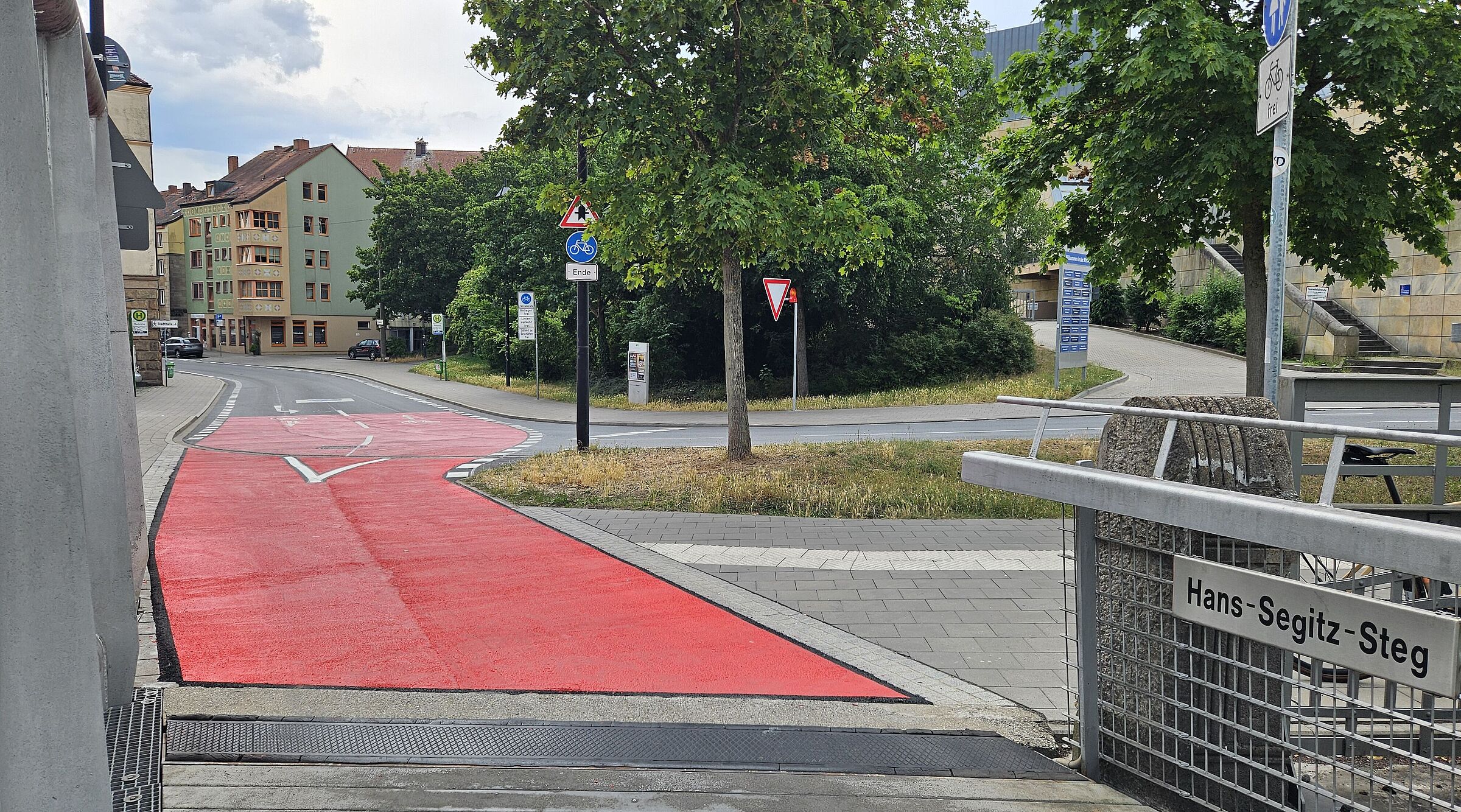 Anfang der Fahrradstraße am Hans-Segitz-Steg